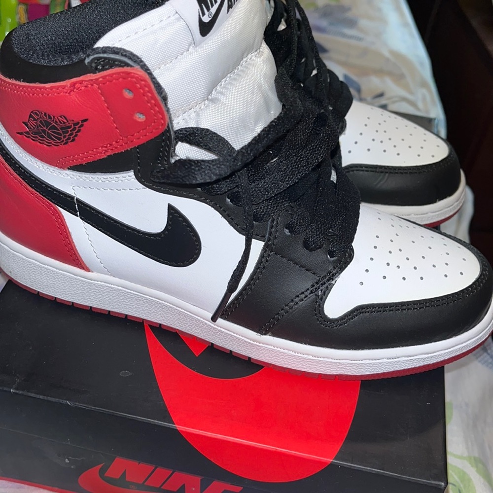 Air Jordan 1 Retro High - Kids size 5 - Red/black/white - Picture 3 of 6